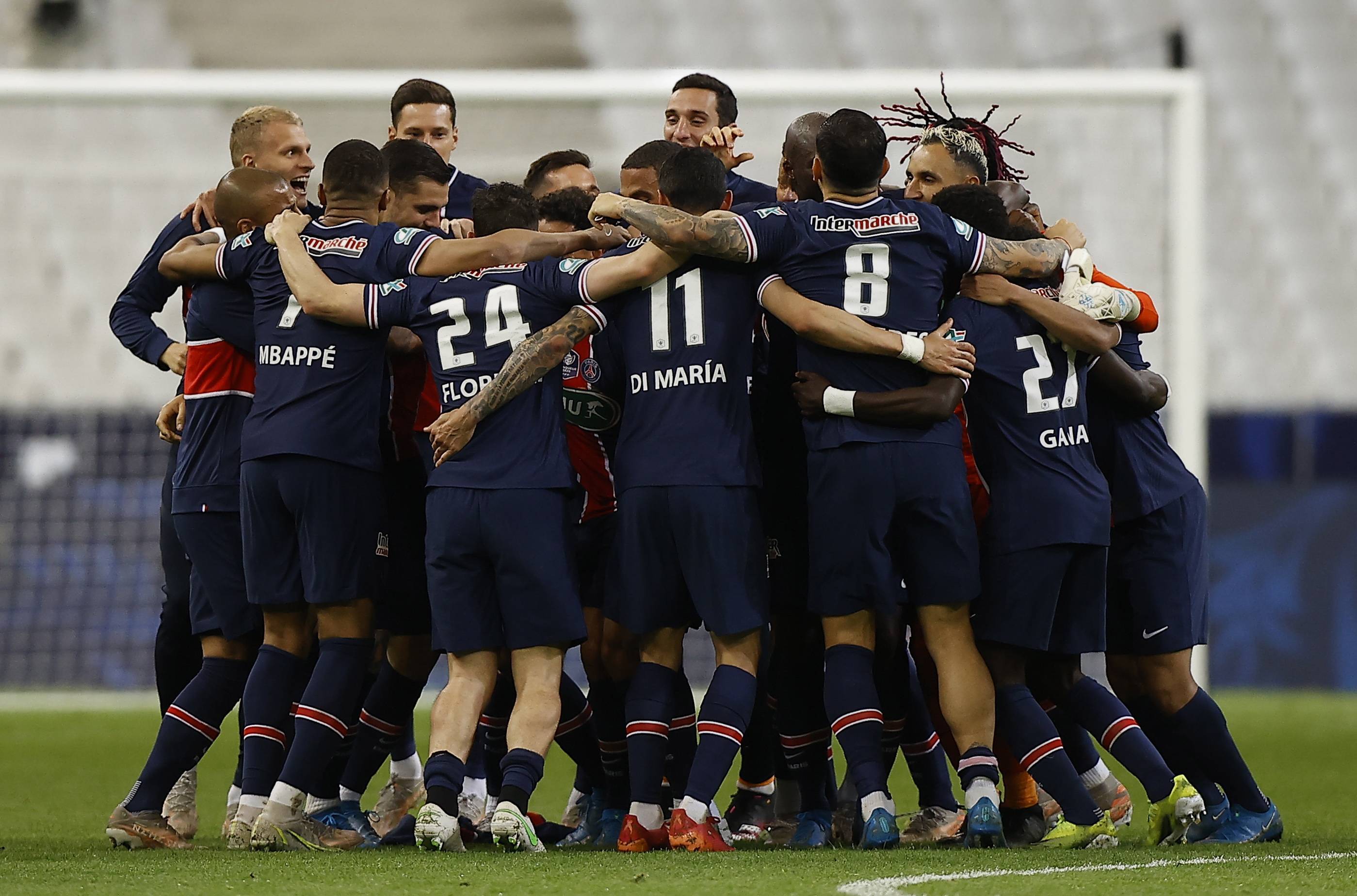 包含转折点！多特蒙德迎来里程碑，法甲国际比赛日攻防权衡，压力陡增，阵容厚度经受考验的词条-九游体育