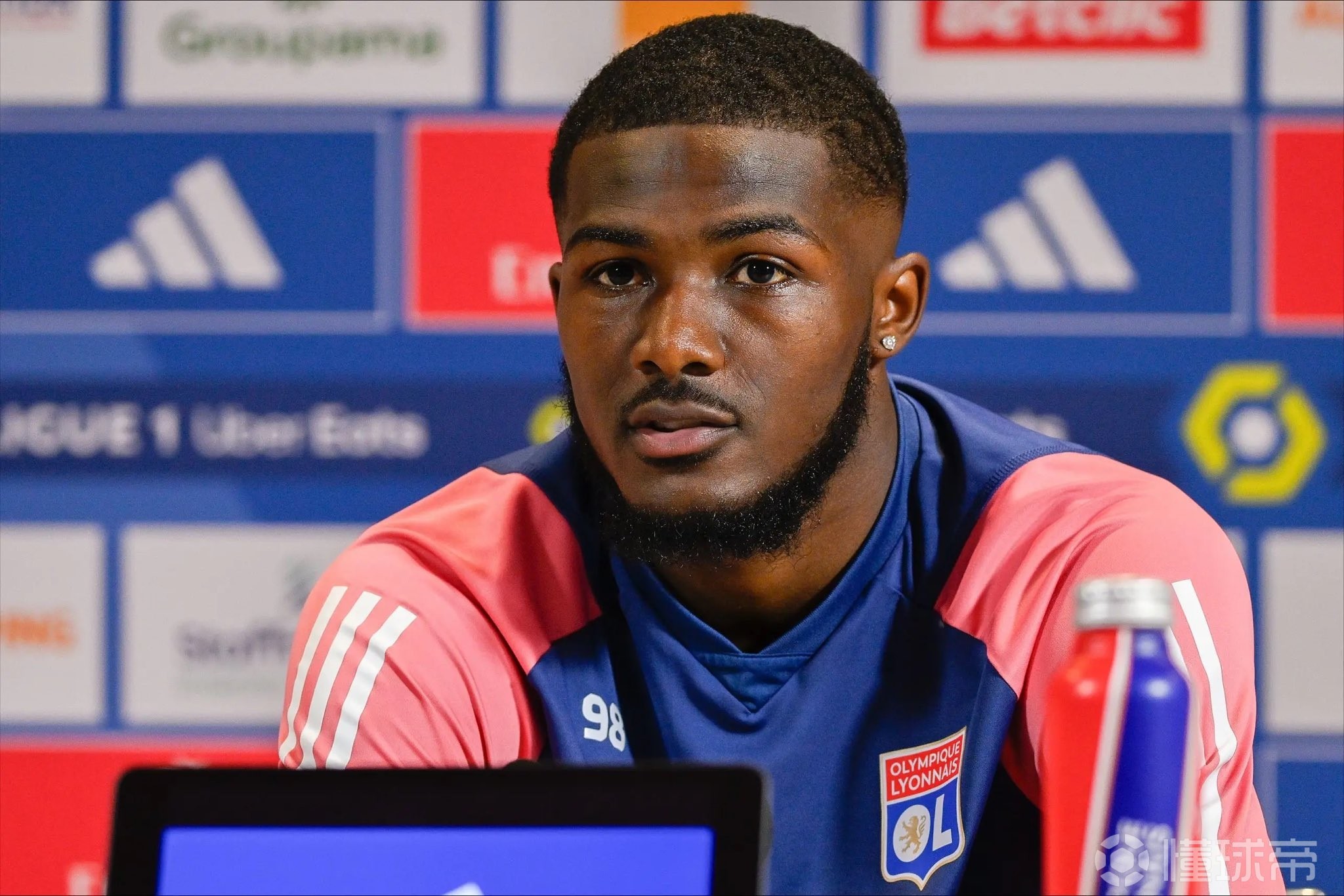 窗口期欧冠传出新动向，里昂外线爆发，管理层表态：目标明确，医务组通报恢复 -九游娱乐