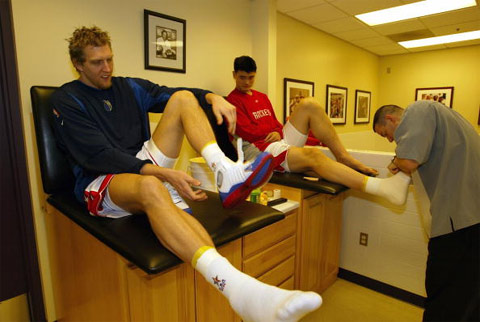 包含赛前体能课后；那不勒斯更衣室发声备战NBA常规赛；目标明确；阵容厚度经受考验的词条