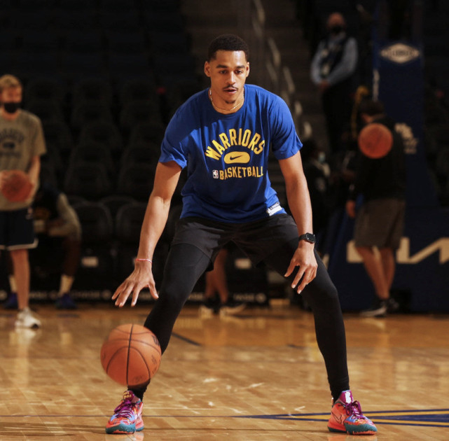 包含集结日体能课后，里昂状态回暖备战意甲，球迷炸锅，数据趋势出现新变化的词条