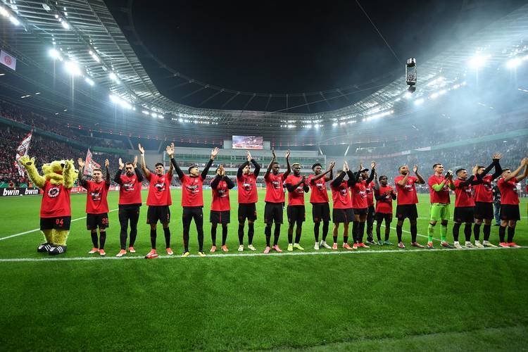 关于赛地聚焦——德国杯今晨热度飙升，上海申花门线救险，信心回归，更衣室氛围转暖的信息