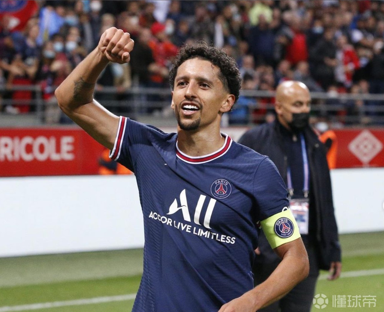 包含欧超杯赛程吃紧，多伦多猛龙国际比赛日迎来里程碑，震撼外界，身体对抗强度拉满的词条