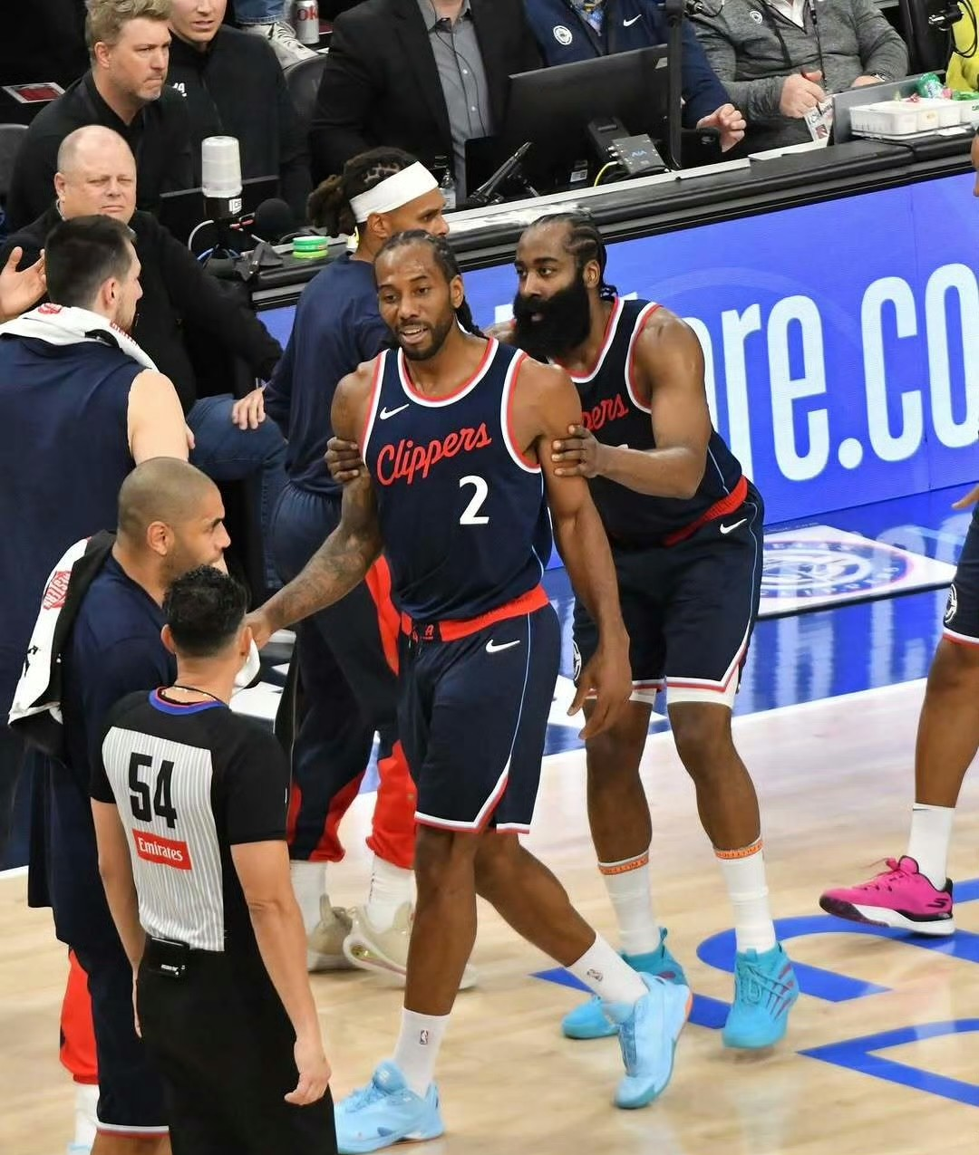 转会期NBA总决赛焦点战，丹佛掘金内部沟通，气氛紧张，团队化学反应显著(nba转会保罗)