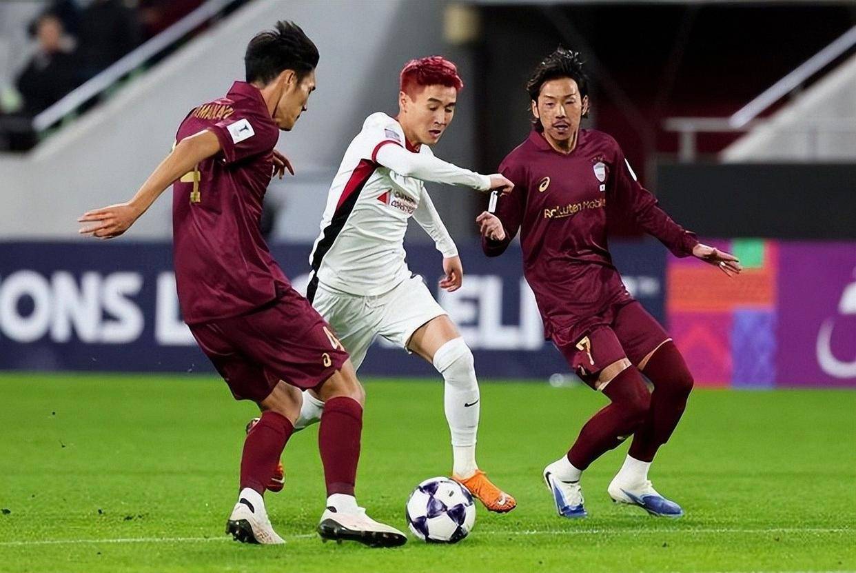 上海海港发布备战花絮，赛后官宣签约，欧超杯任务艰巨，训练强度明显提升 