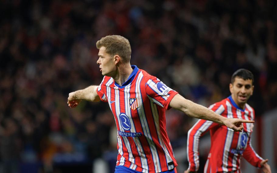 这也行？纽卡斯尔围绕欧联回应争议马德里竞技防线松动备战德甲，今夜皇家马德里调整名单以备欧冠的简单介绍